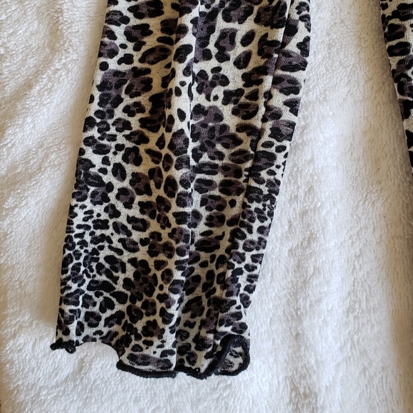 Karen Kane Animal Print Top - Picture 4 of 4